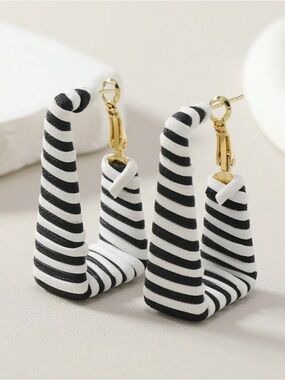 ✨Black & White Striped Hoop Drop Earrings - Gold Accent